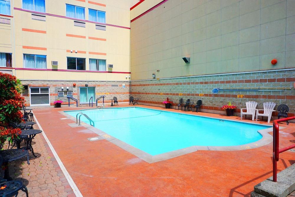 Red Lion Inn And Suites Виктория Экстерьер фото