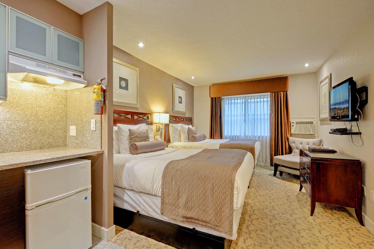 Red Lion Inn And Suites Виктория Экстерьер фото