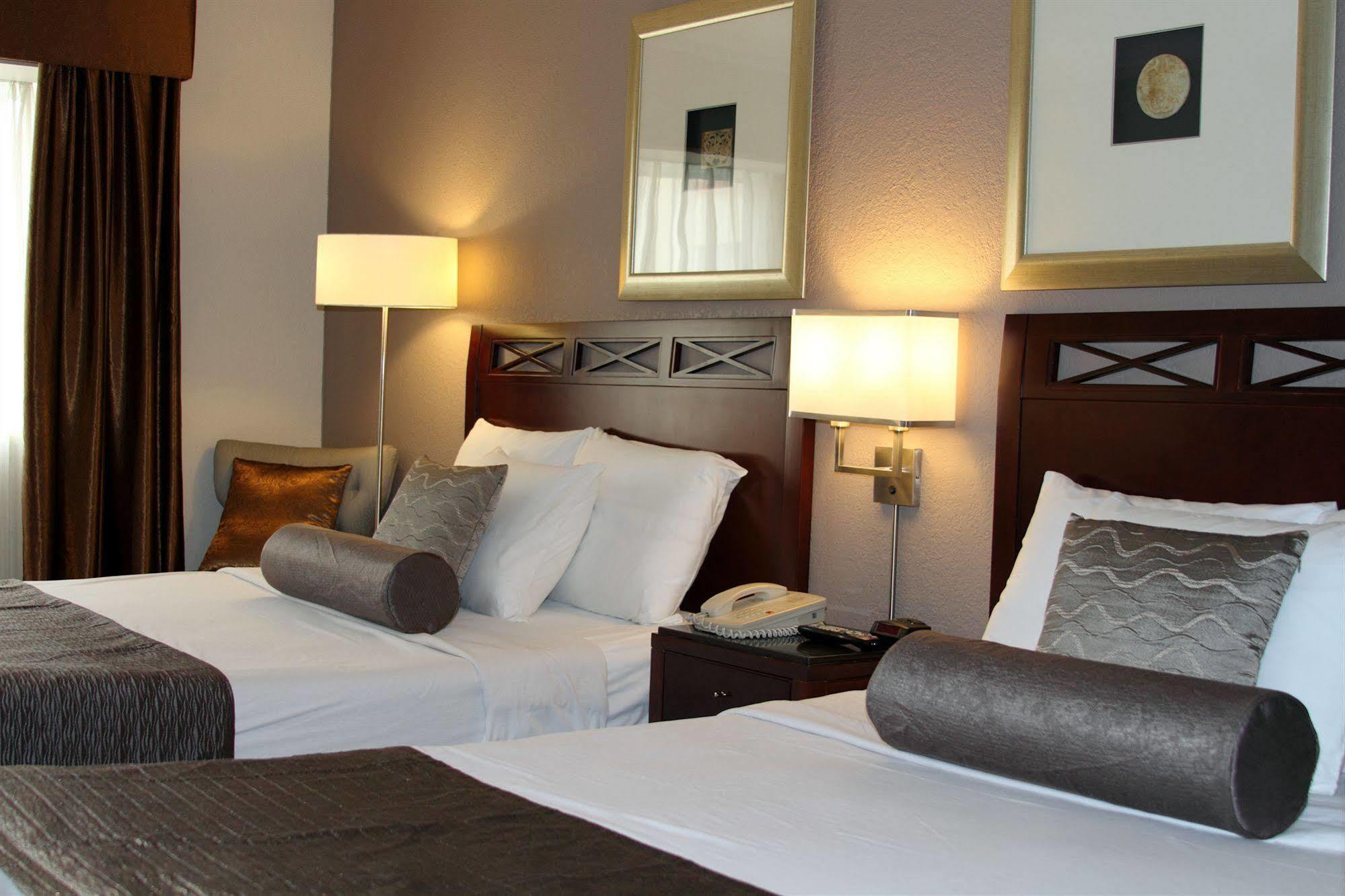 Red Lion Inn And Suites Виктория Экстерьер фото