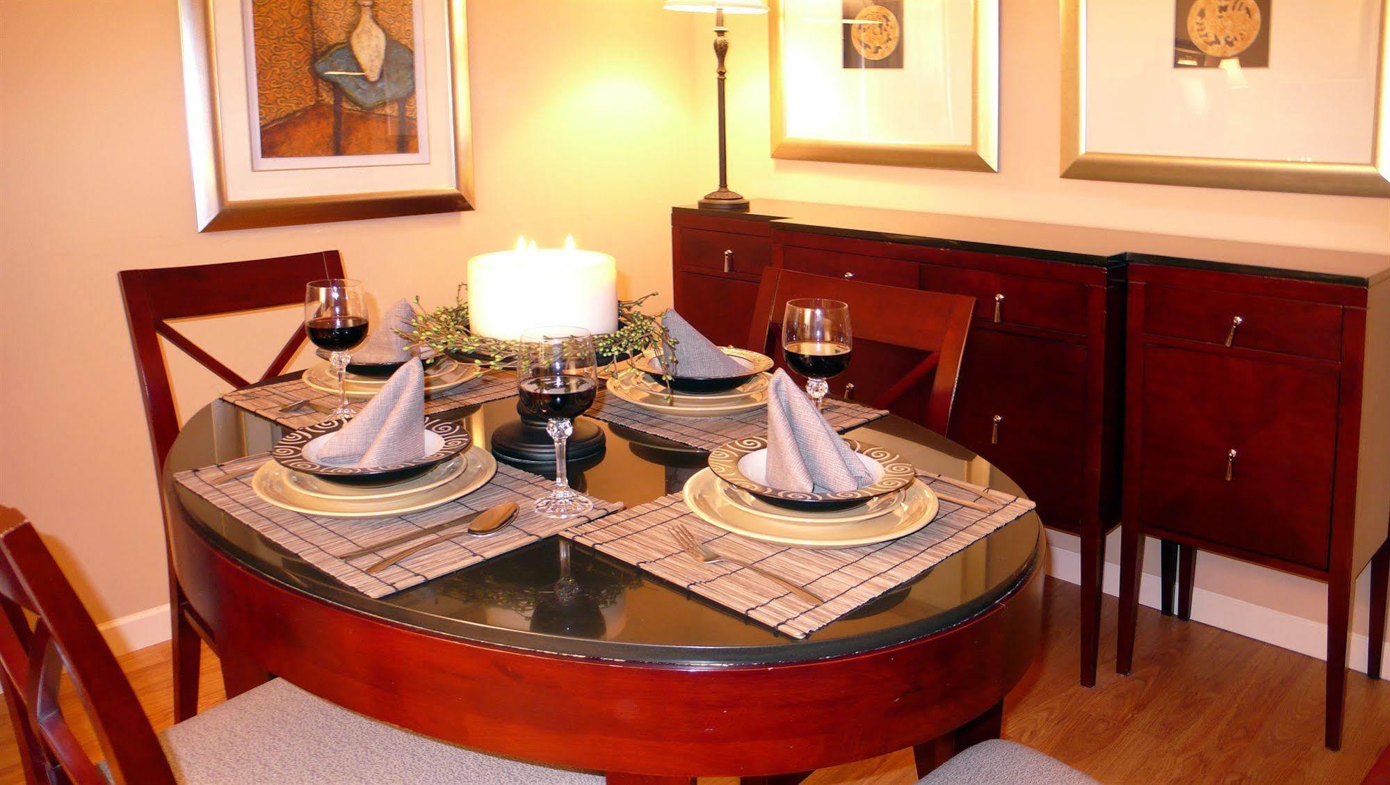 Red Lion Inn And Suites Виктория Экстерьер фото