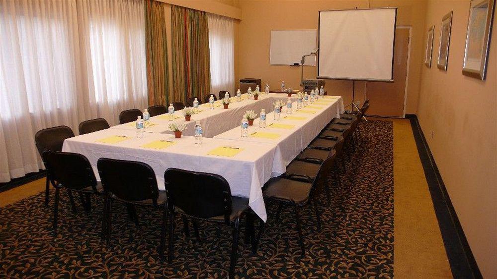 Red Lion Inn And Suites Виктория Удобства фото